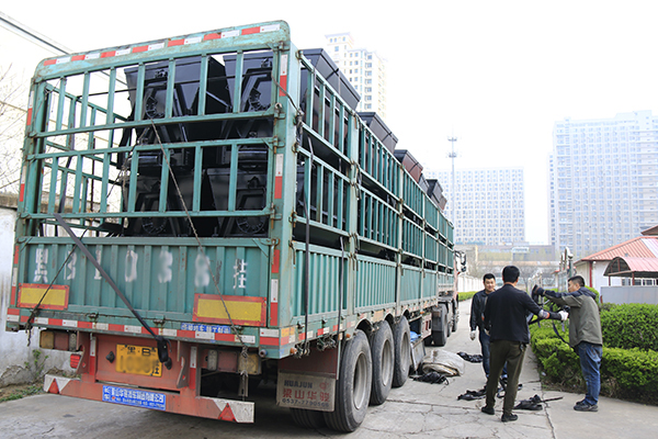 60輛礦車(chē)發(fā)往黑龍江