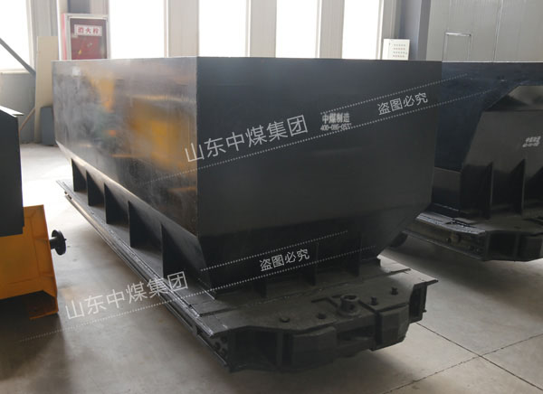 底卸式礦車