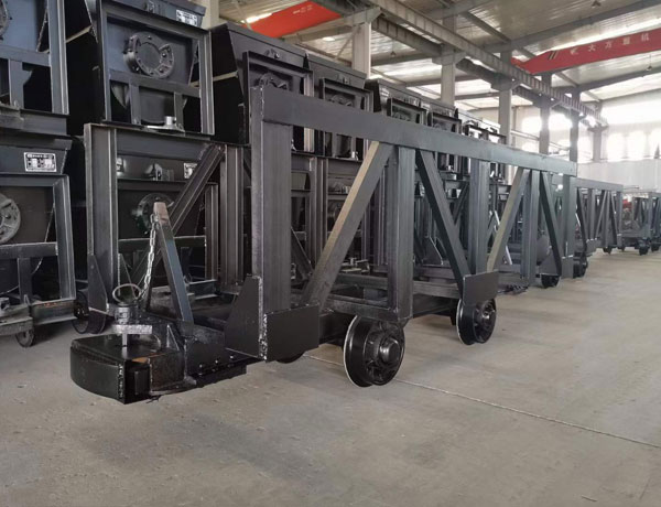 礦用材料車